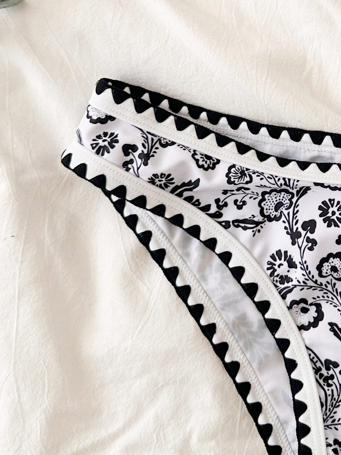 Swim Mod Summer Beach Women's Random Print Triangle Cup Bikini Set