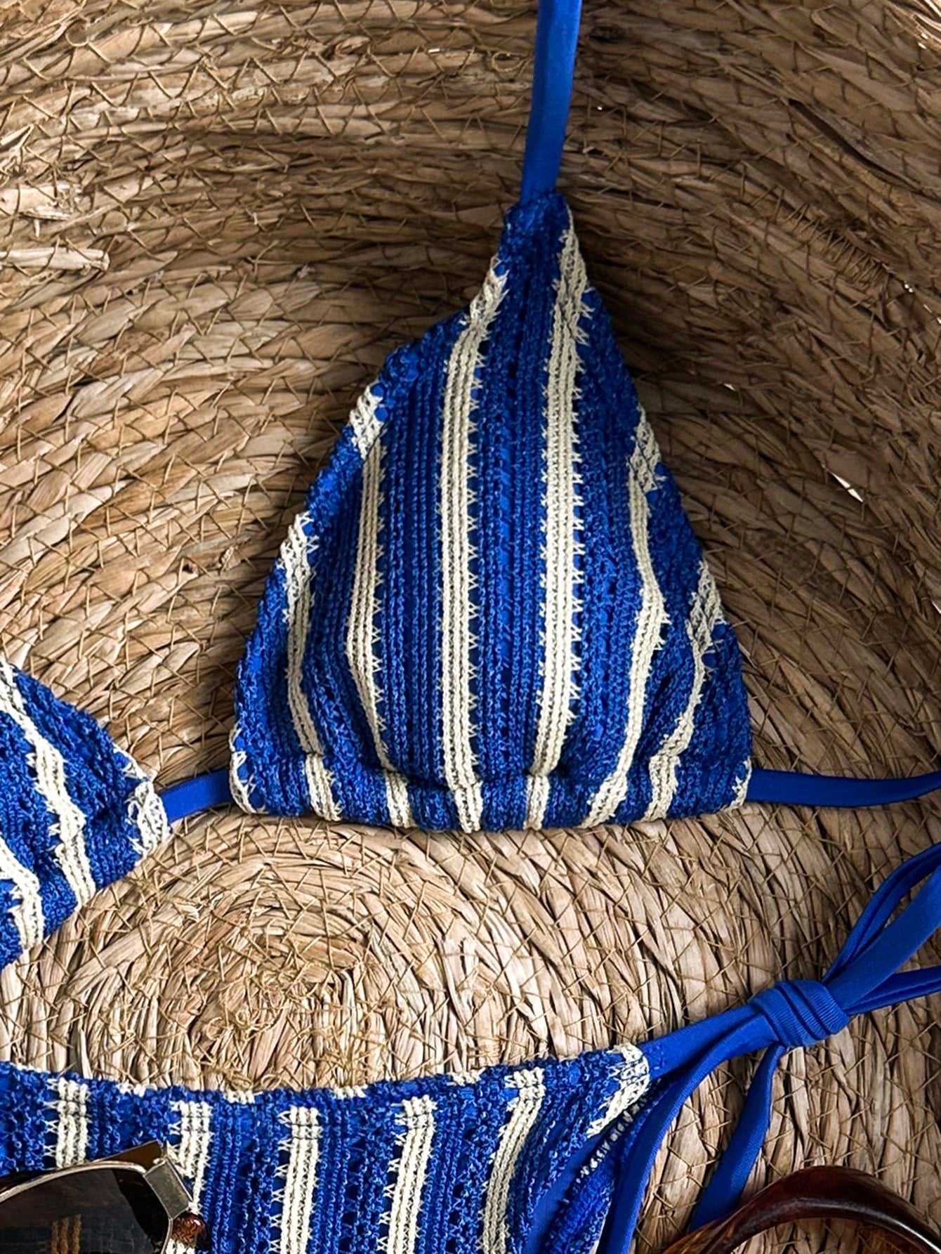 Swim Vcay 2026 Spring/Summer Blue Crochet Textured Fabric Spaghetti Strap Halter Tie Side High Cut Tie String Bikini Swimwear For Women, Vacation Style, Suitable For Beach Photos And Holiday