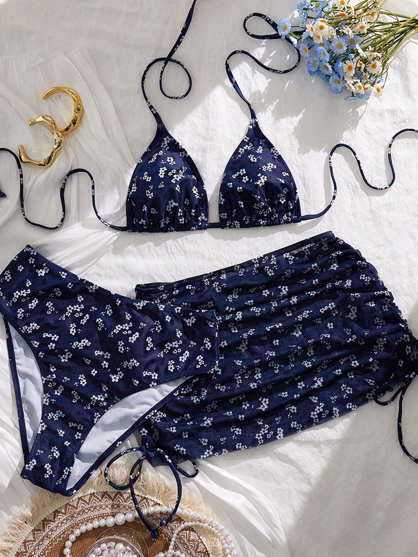 Swim Vcay 3pcs/Set Women Ditsy Floral Random Camisole Triangle Cup Mesh Skirt Tie Side Bikini Set Set, Suitable For Summer Beach Vacation Holiday Sexy