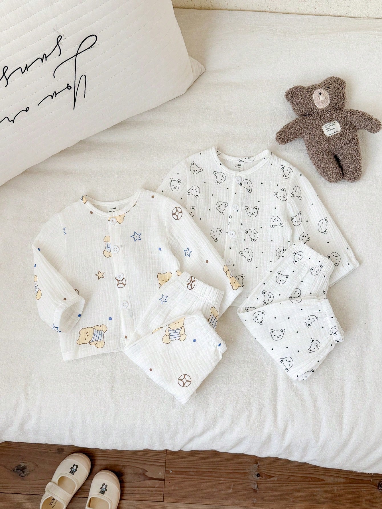 Vintaside Kids 2 Sets Newborn Spring/Summer Off-White Soft Cute Bear & Star All-Over Print Crew Neck Button-Front Long Sleeve Top And Cuffed Pants 2-Piece Set, Loose Casual Fit, Suitable For Daily Out