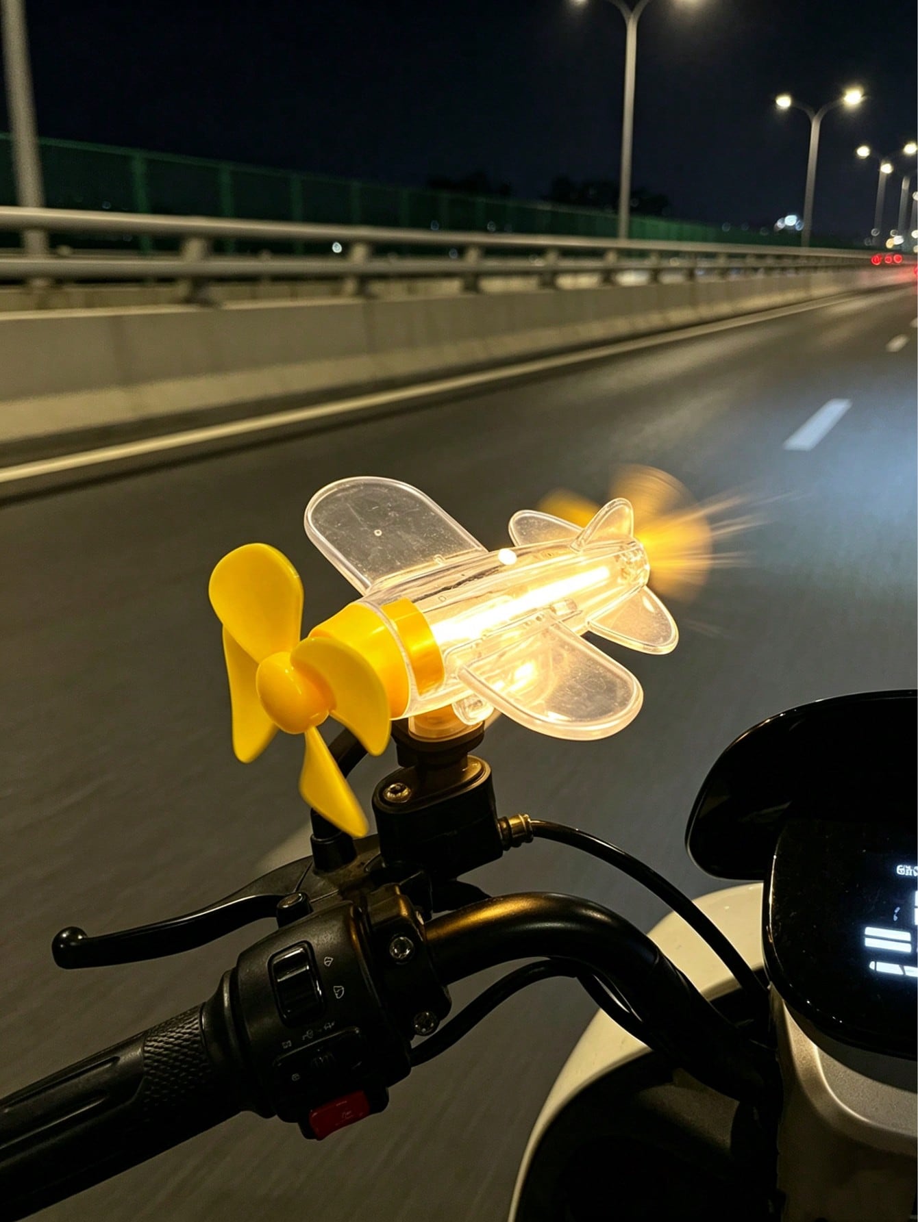 Wind-Powered Glowing Airplane Decoration, LED Glowing Windmill Decoration, Adhesive Sticker, Suitable For Cars, Motorcycles And Electric Bicycles.