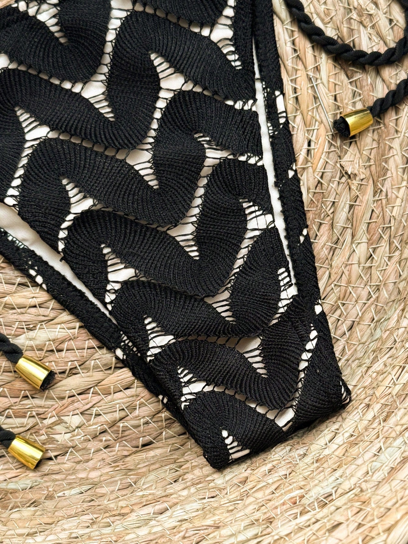 Women's 2026 New Fashion Chic Halter Macrame Rope Net Fabric Metal Pendant Backless Tie Side Swimwear Set, Suitable For Beach, Resort, Spring/Summer/Autumn Vacation Black
