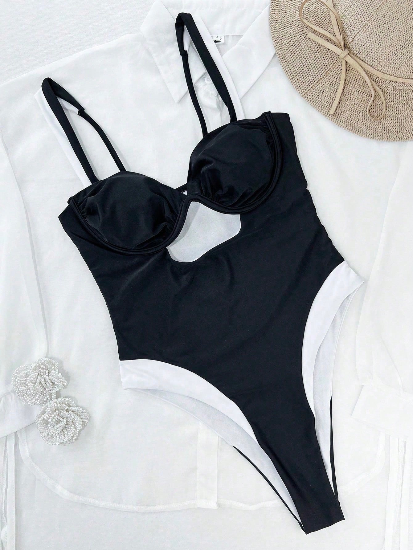 Women's Color Block One-Piece Swimsuit. Sexy Color Contrast Flatters The Figure, Perfect For Beach Vacations And Casual Outfits. Summer