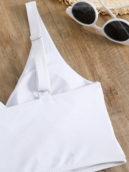 Women's New Beach Vacation Style Minimalist Solid Color Cutout Twist Front Bikini Top Summer