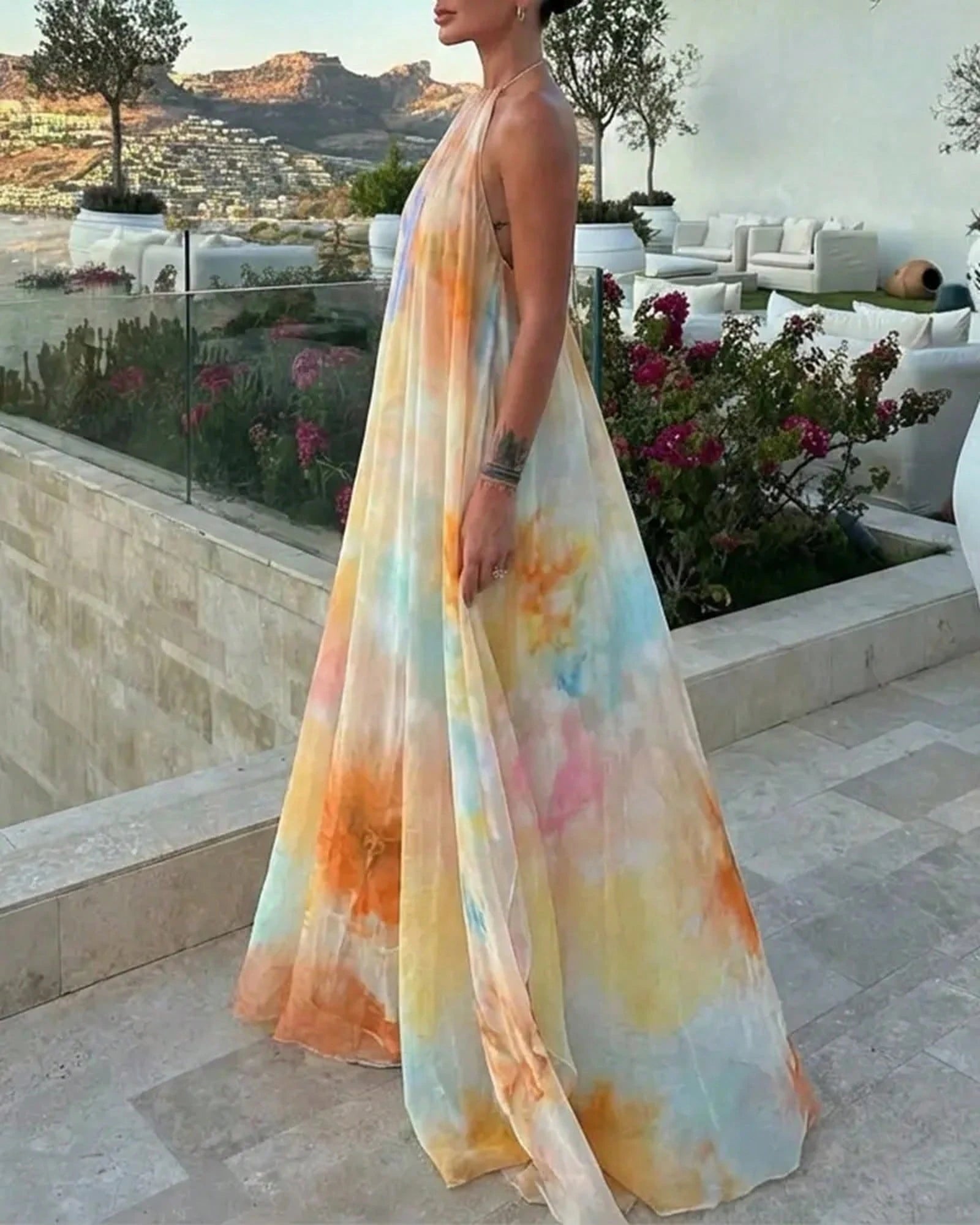 Women's Tie Dye Chiffon Maxi Dress- Halter Neck Backless Flowy A-Line Long Dress Sunset Gradient Print Vacation Summer Beach Dress For Women